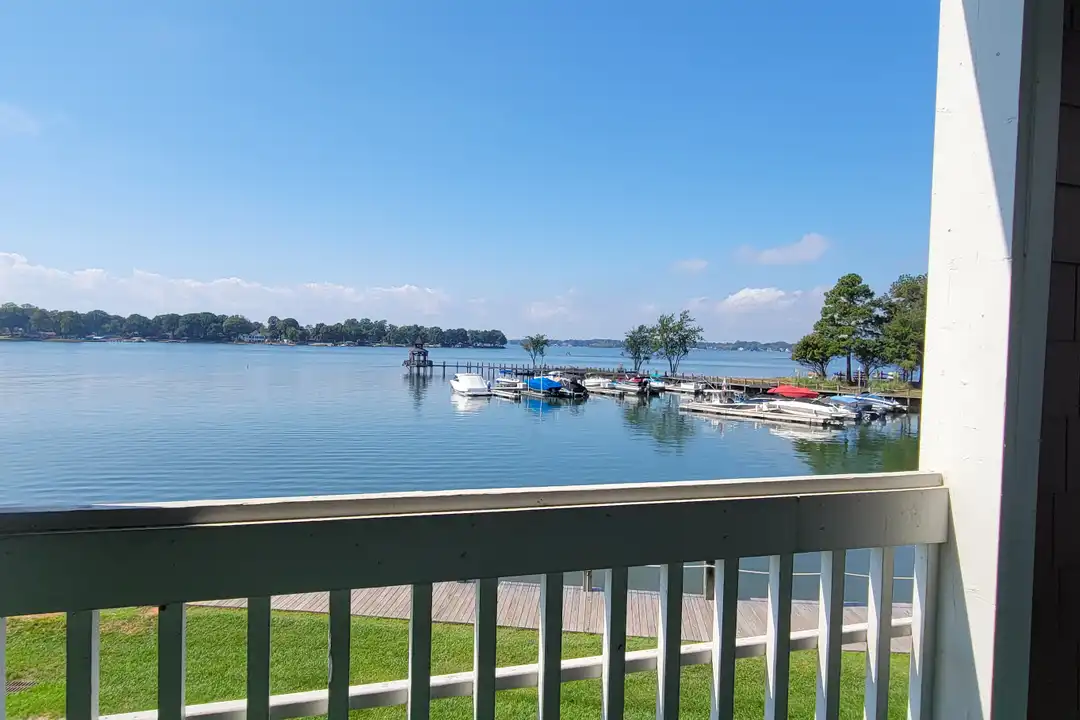 862 Southwest Dr unit stonebluff - View 2
