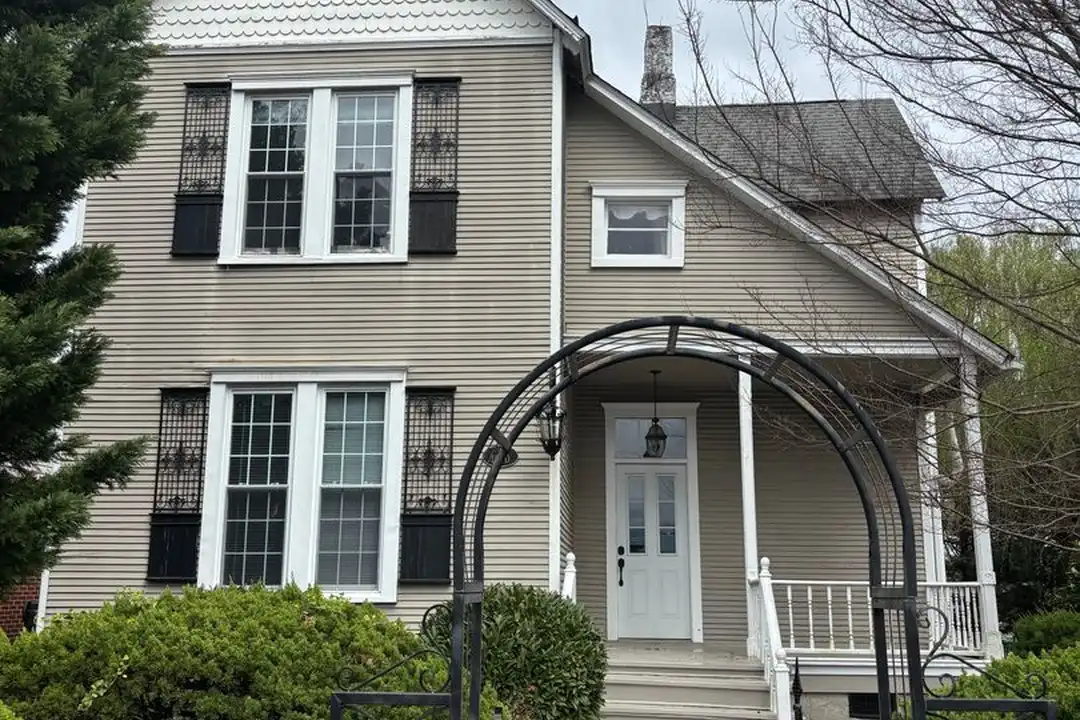 208 Island Ave – photo 1
