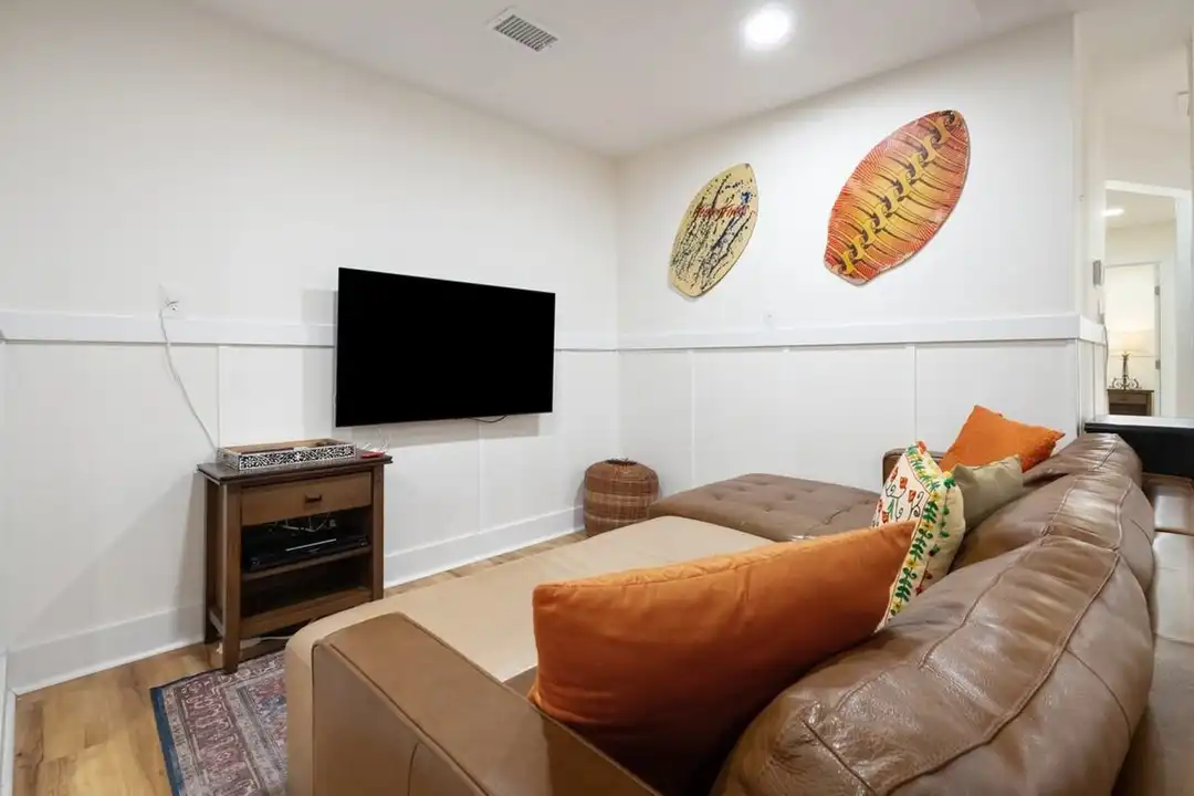 211 Pioneer Loop unit 1490060P - View 3
