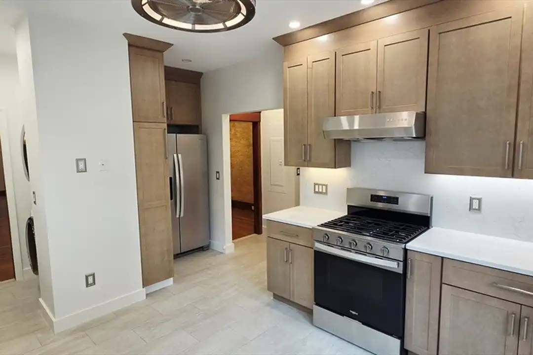 102-104 Bayswater St unit 104 – photo 1