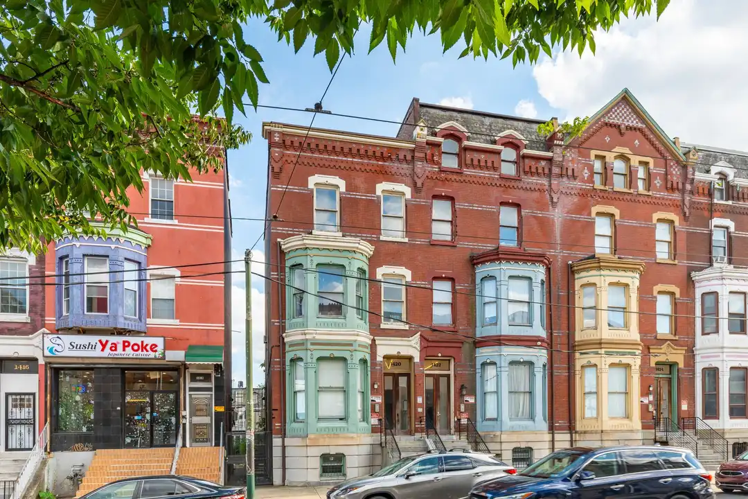 1422 W Girard Ave – další