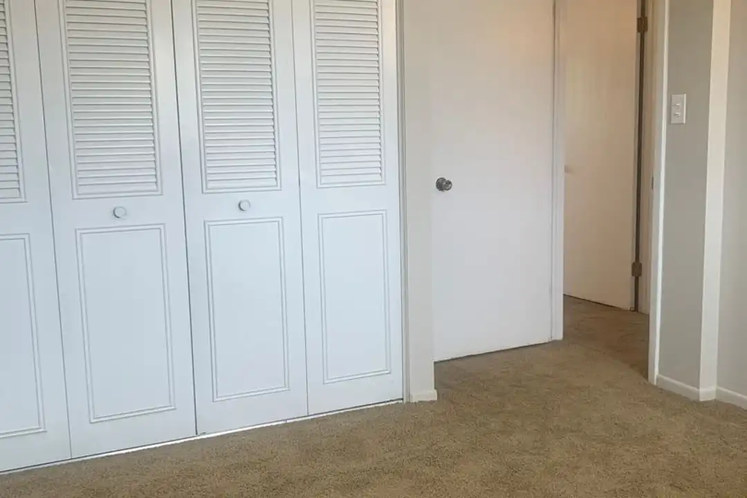224 Bent Ave - View 5