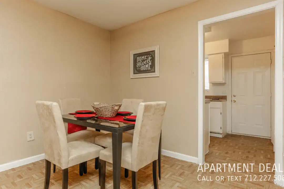 13 Ledge St - Daha fazla