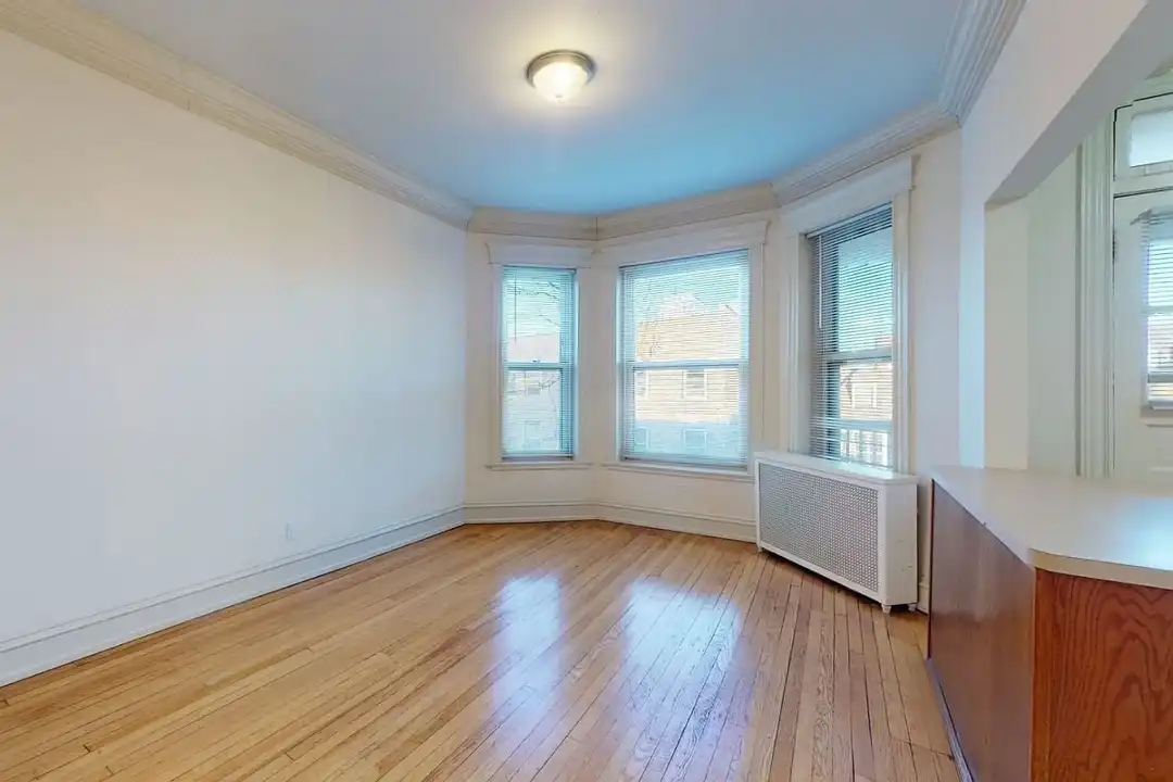 5623 S. Dorchester – photo 1