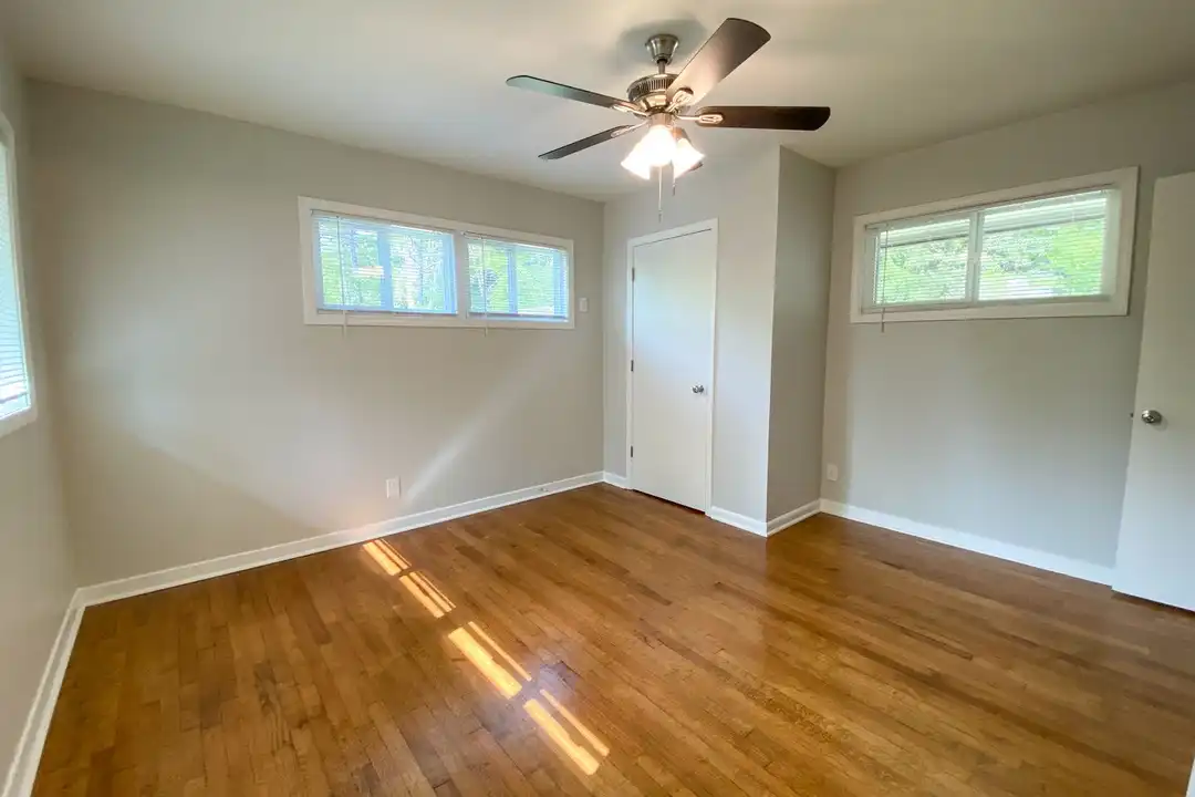 4152 Rhodes Ave - View 6