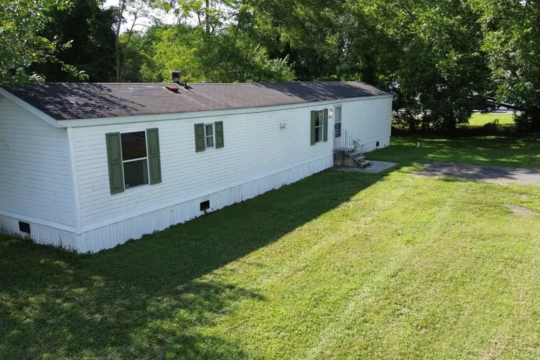 11226 Greenwood Rd - View 2