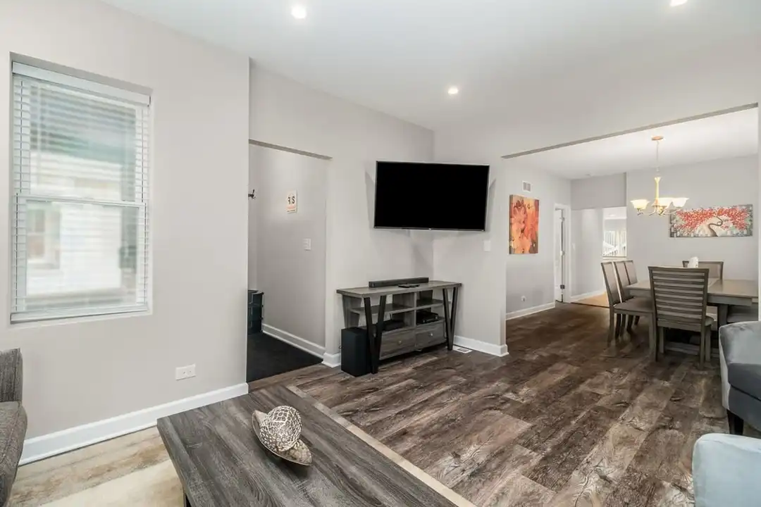 5539 S Archer Rd unit 1391862P - View 2