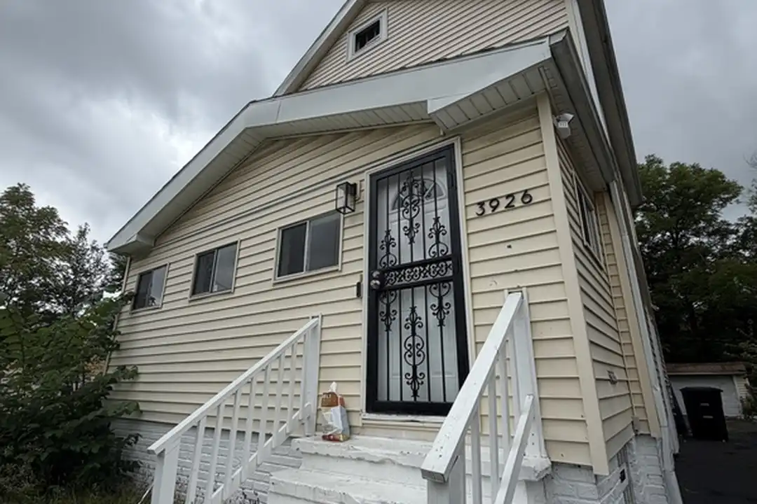 3926 E 121st St – photo 1
