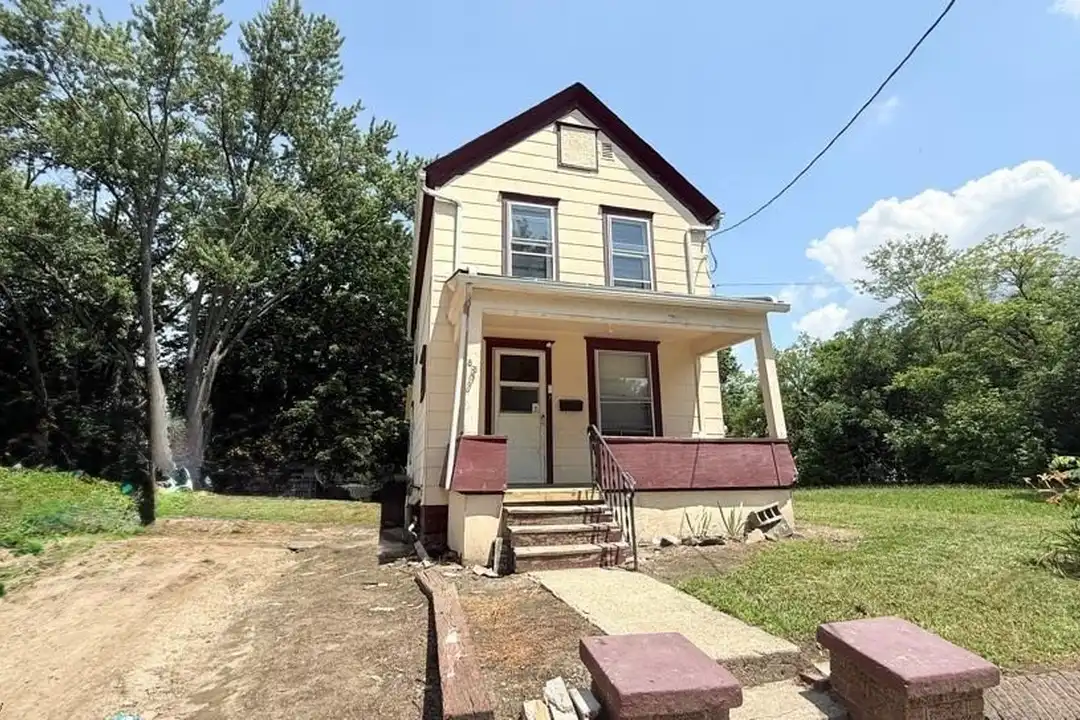 85 Shaefer St – photo 1