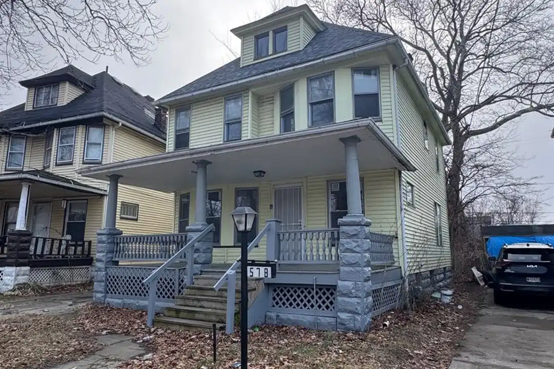578 E 107th St – photo 1