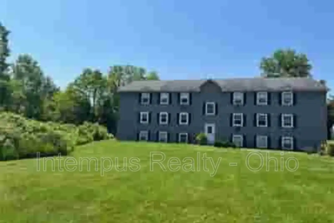 3805 Indian Run Dr unit 8 – photo 1 of 6
