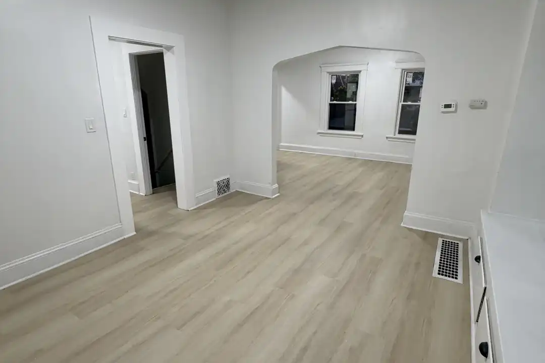 2016 Halstead Ave – photo 1