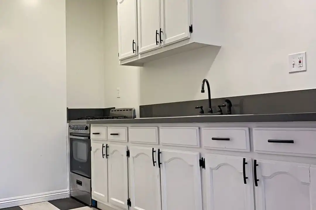 654 S Dunsmuir Ave unit 203 - View 6