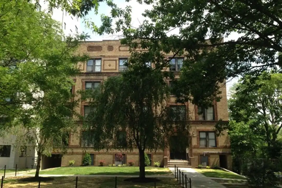 250 S Harrison St unit Apt 42 – photo 1
