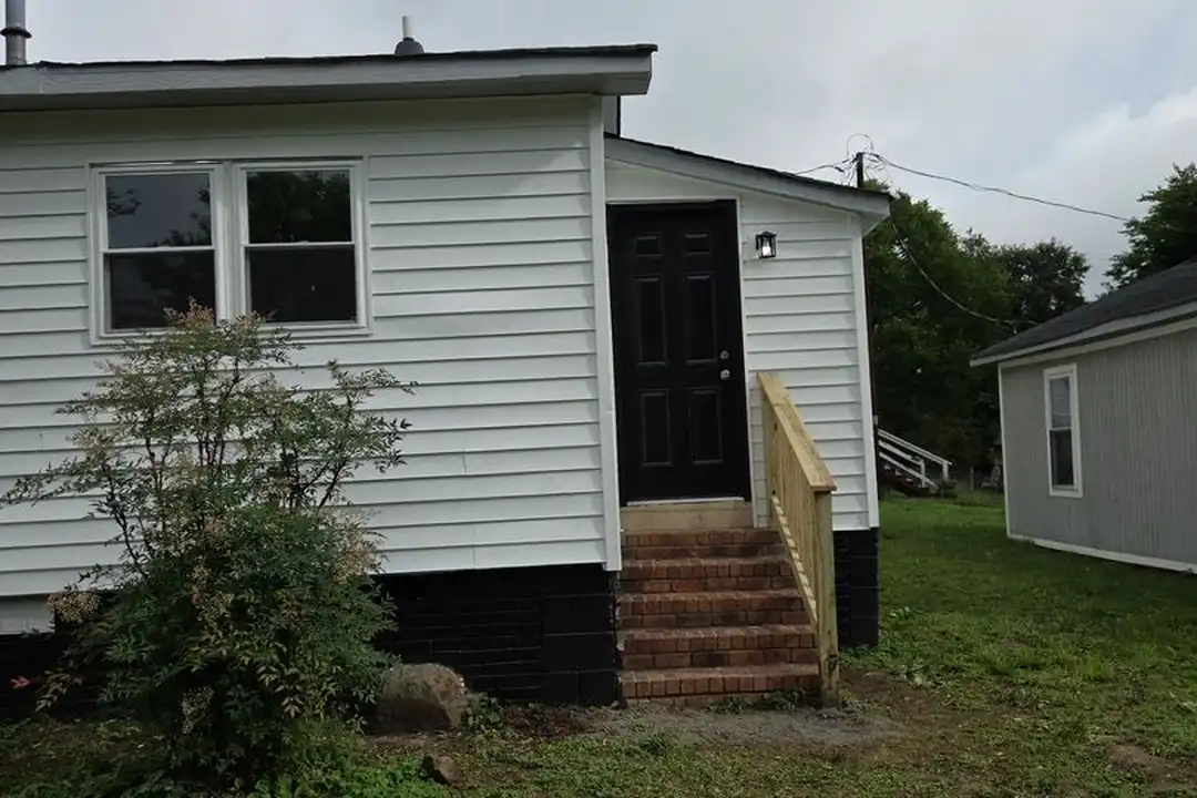 201 N Gregory St - View 2