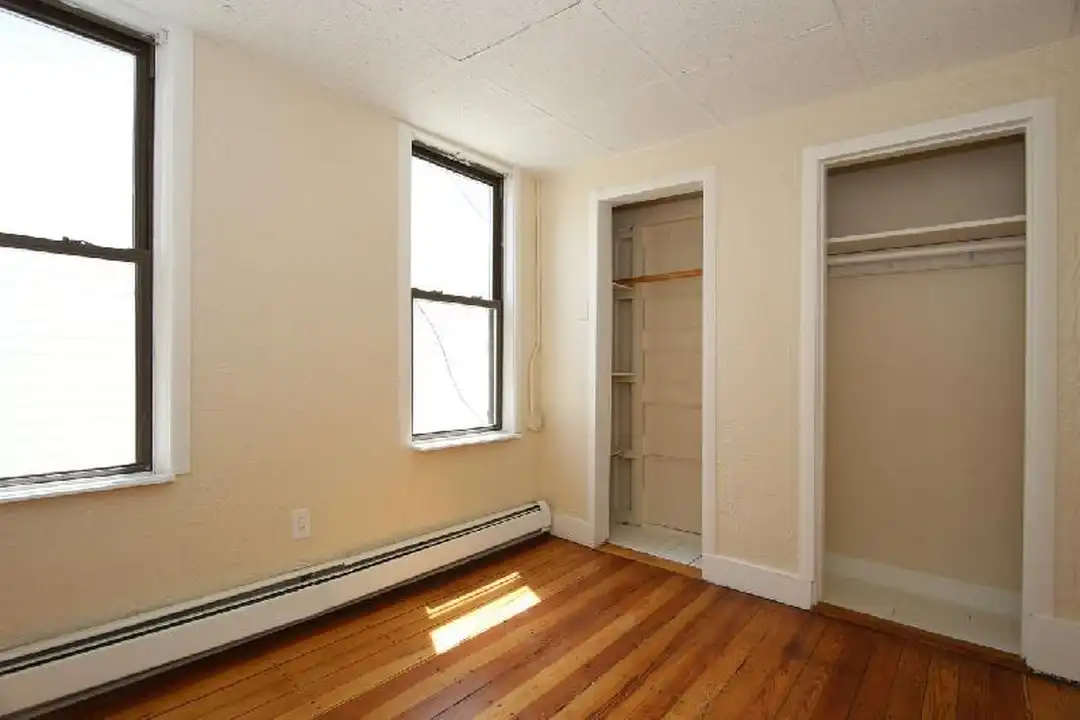 114 Everett St - View 4