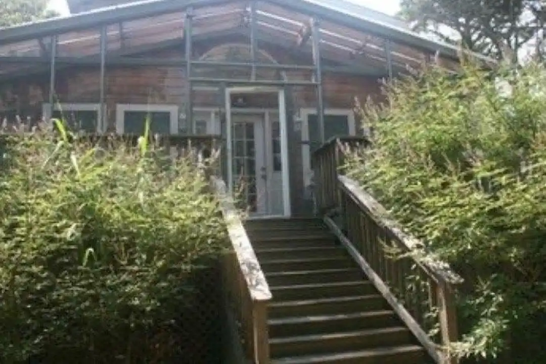 201 Cottage Walk – photo 1
