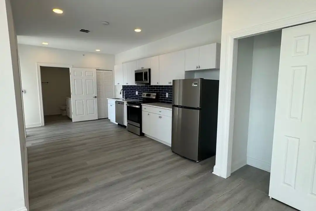 1600 W Hunting Park Ave unit 321 - View 5