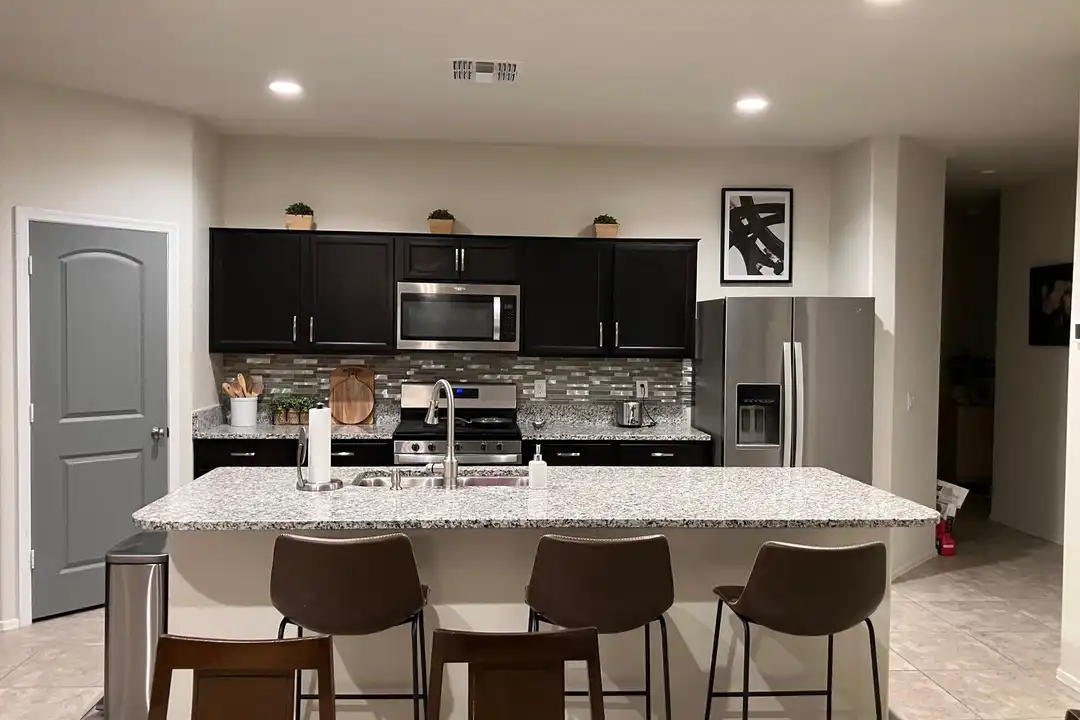30998 W Earll Dr - More