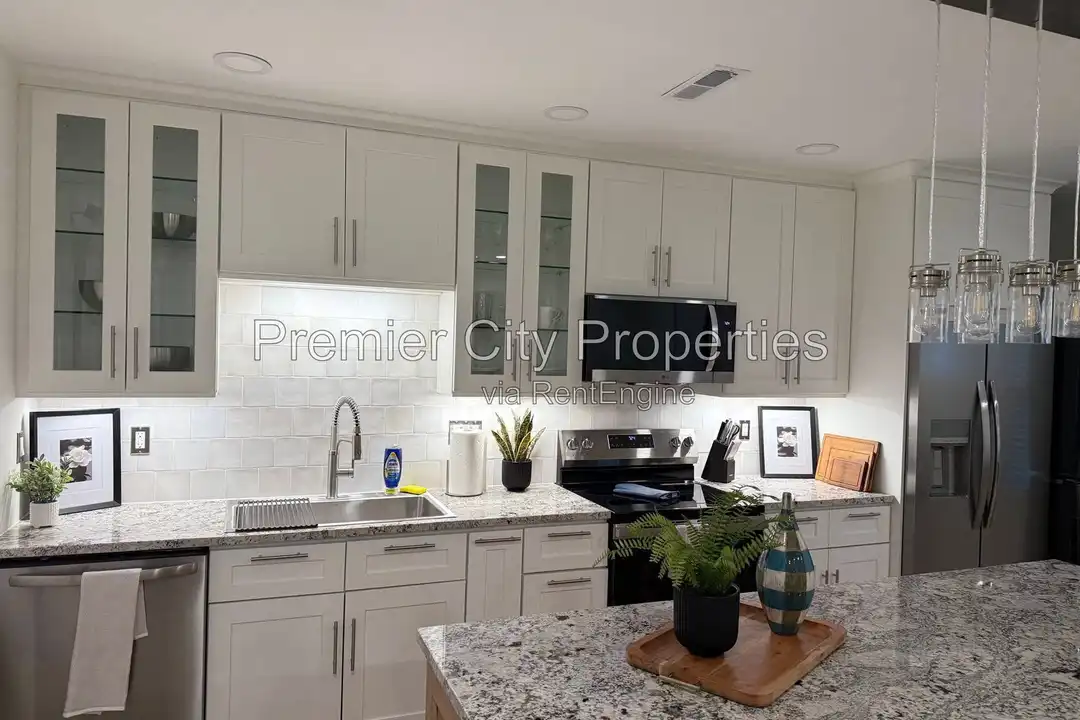 240 Mcgregor Ave unit 2 – photo 1