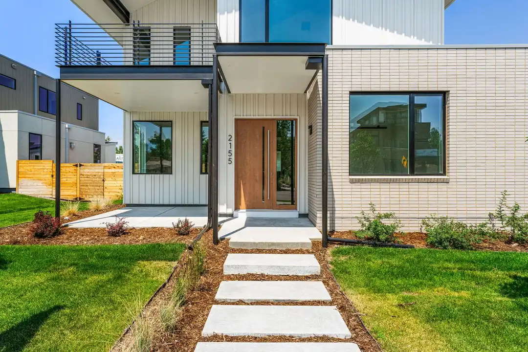 2155 Vine Ave - View 3
