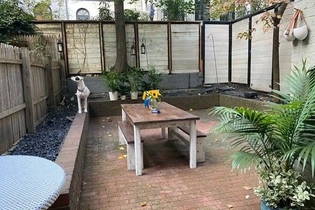 149 E 61st St - View 2