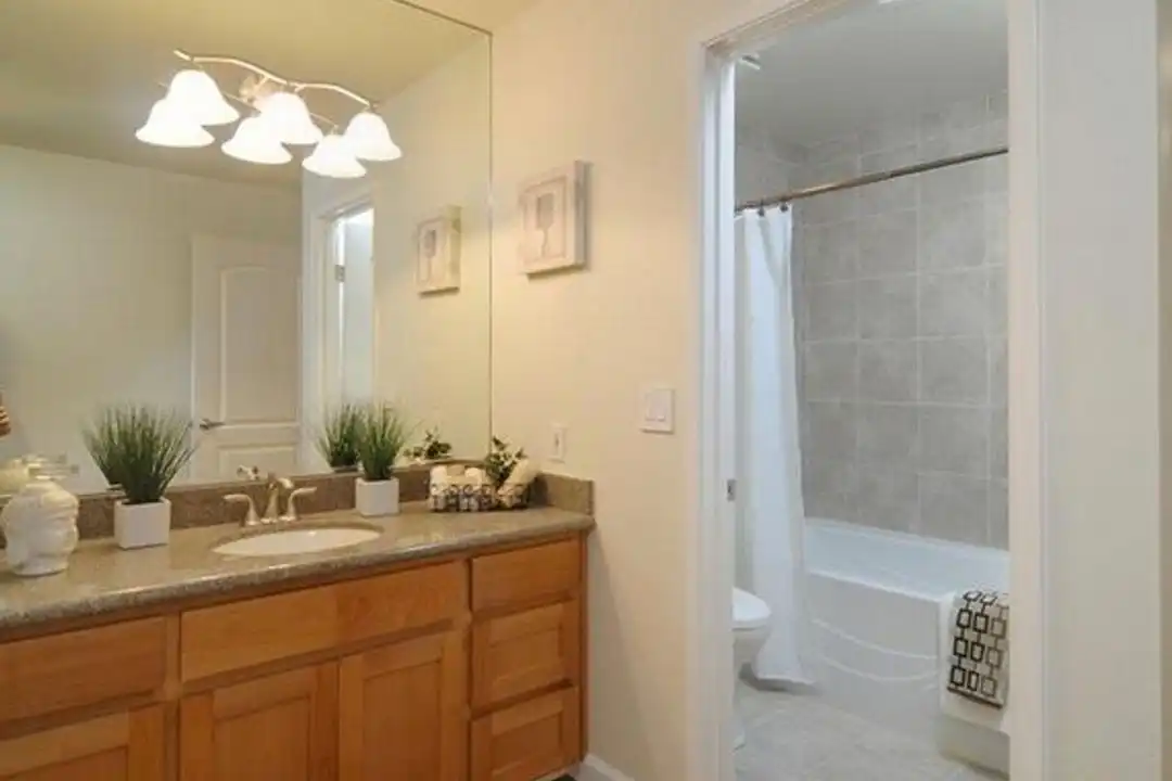 415 Pinehurst Ave unit Pinehurst 415 - More