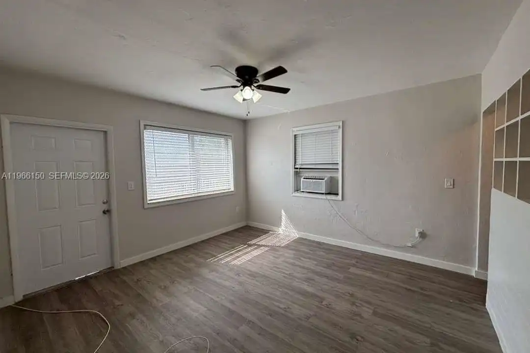 301 Sharar Ave #4 - View 3