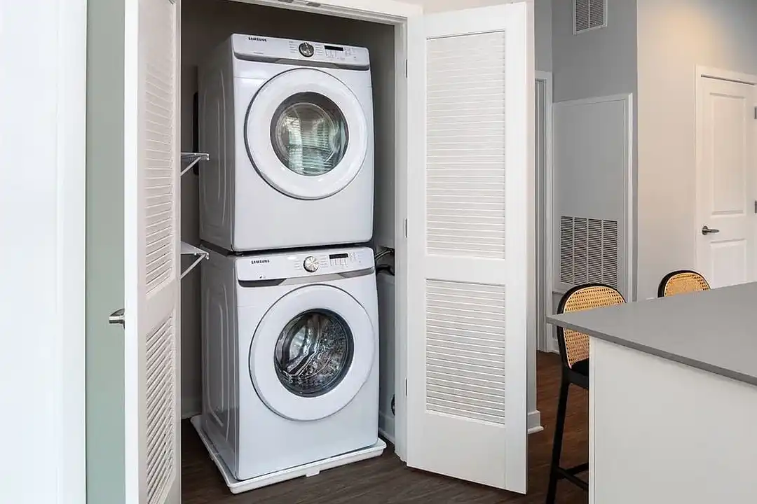 Apartment in Somerville - View 5