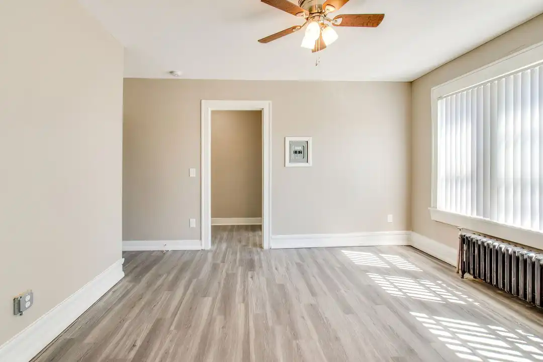 574 W Huron St – photo 1