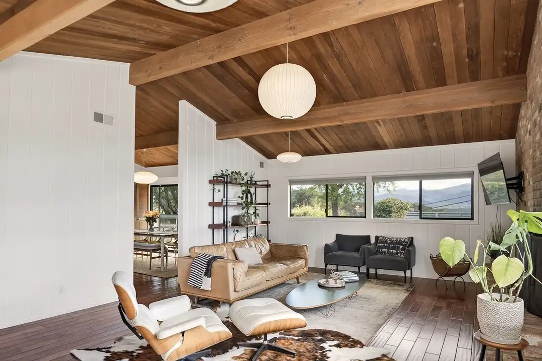 601 Country Club Dr - View 4