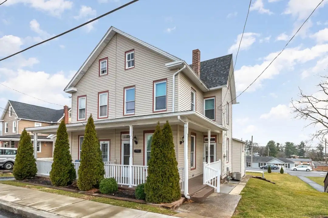 668 Main St - View 2