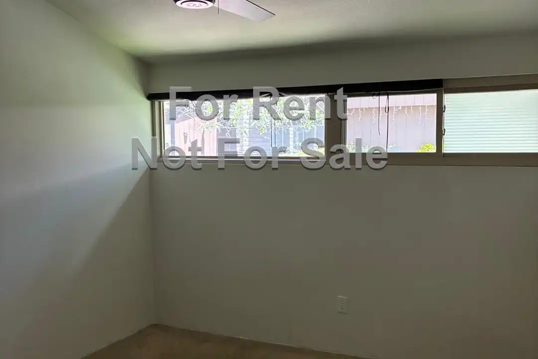 5701 E Glenn St #126 - More