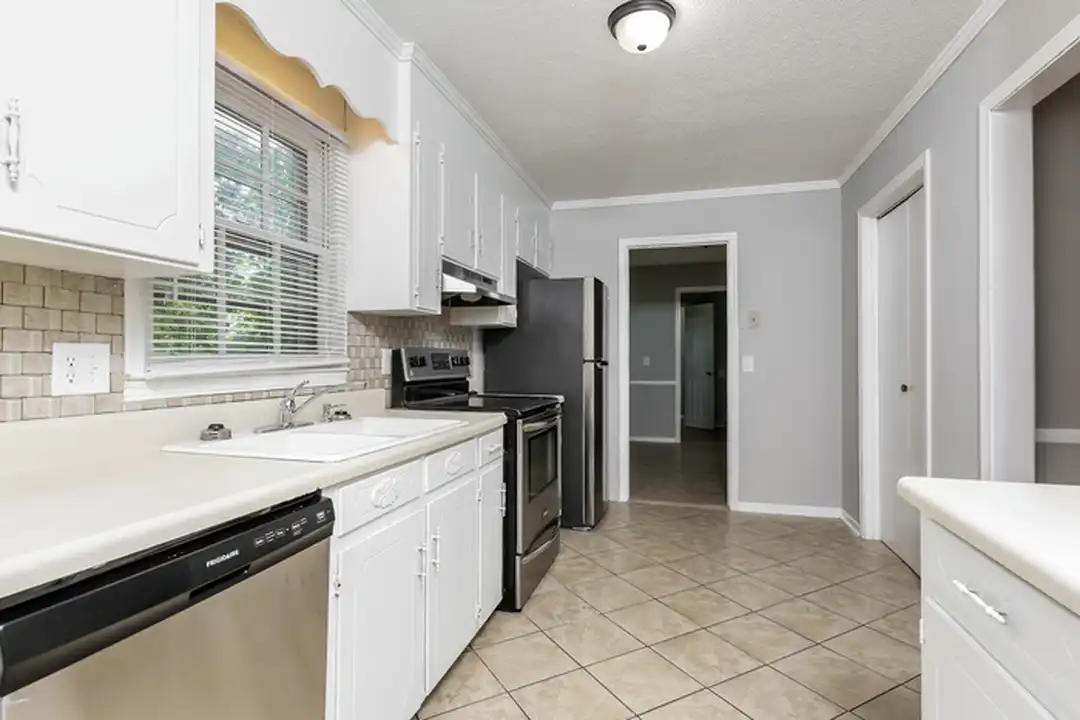 107 Windsor St - View 4