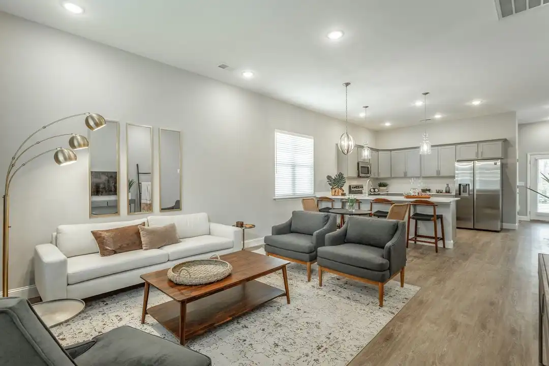 594 Strong Ave – photo 1