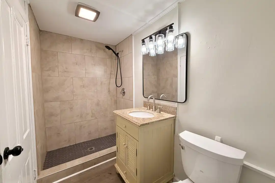 433 Lindsay St unit A - View 6