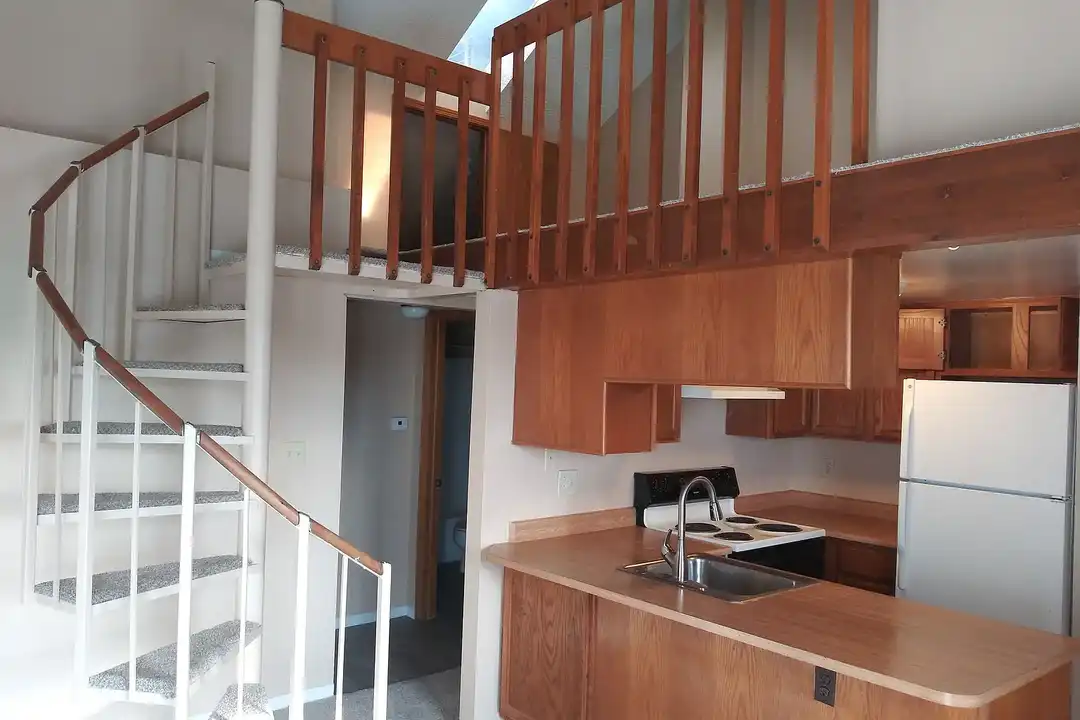 Victoria Inn Apts - View 3