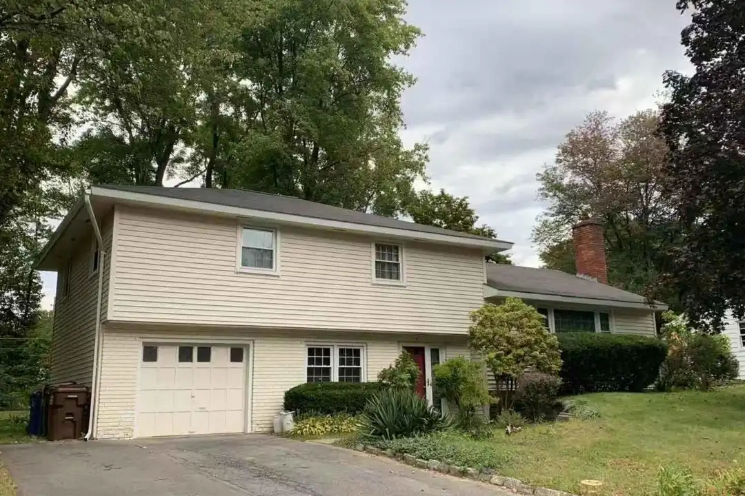 79 Devon Rd – photo 1 of 29