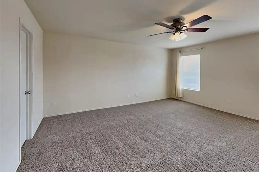 708 Moss Glen Trail - More