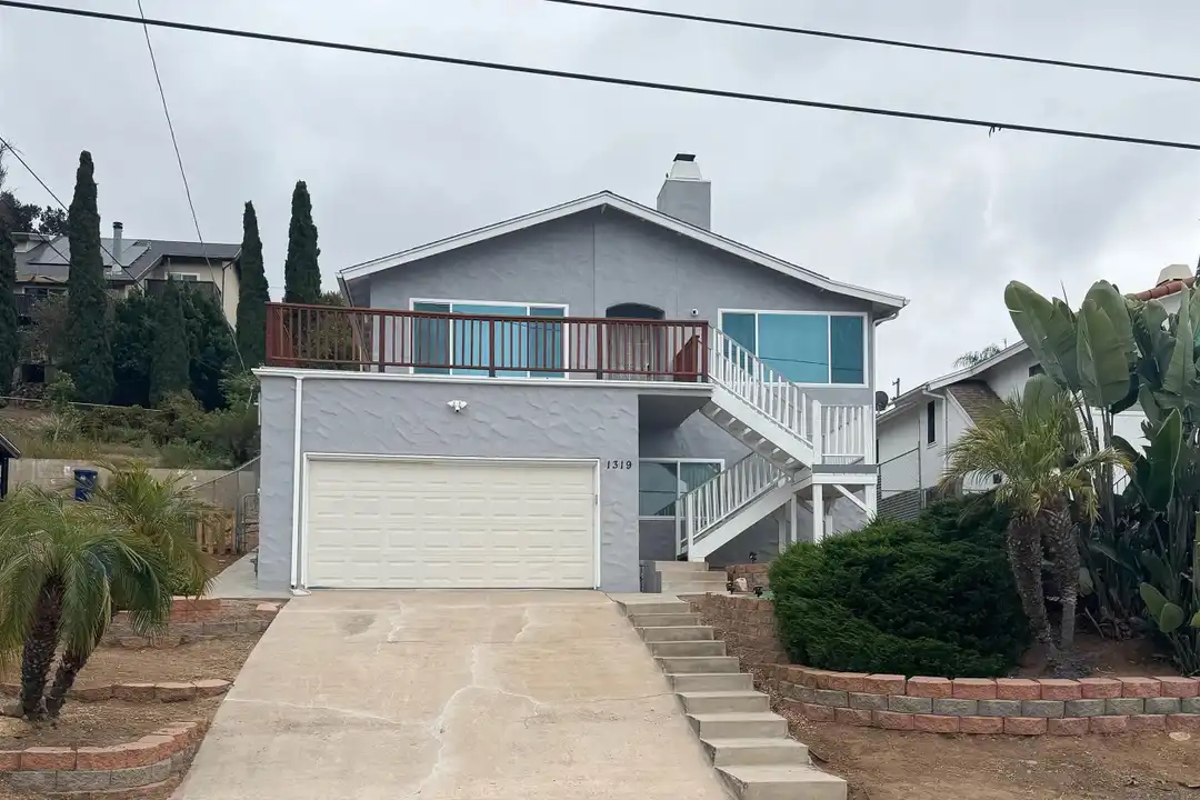 1319 Grand Ave – photo 1