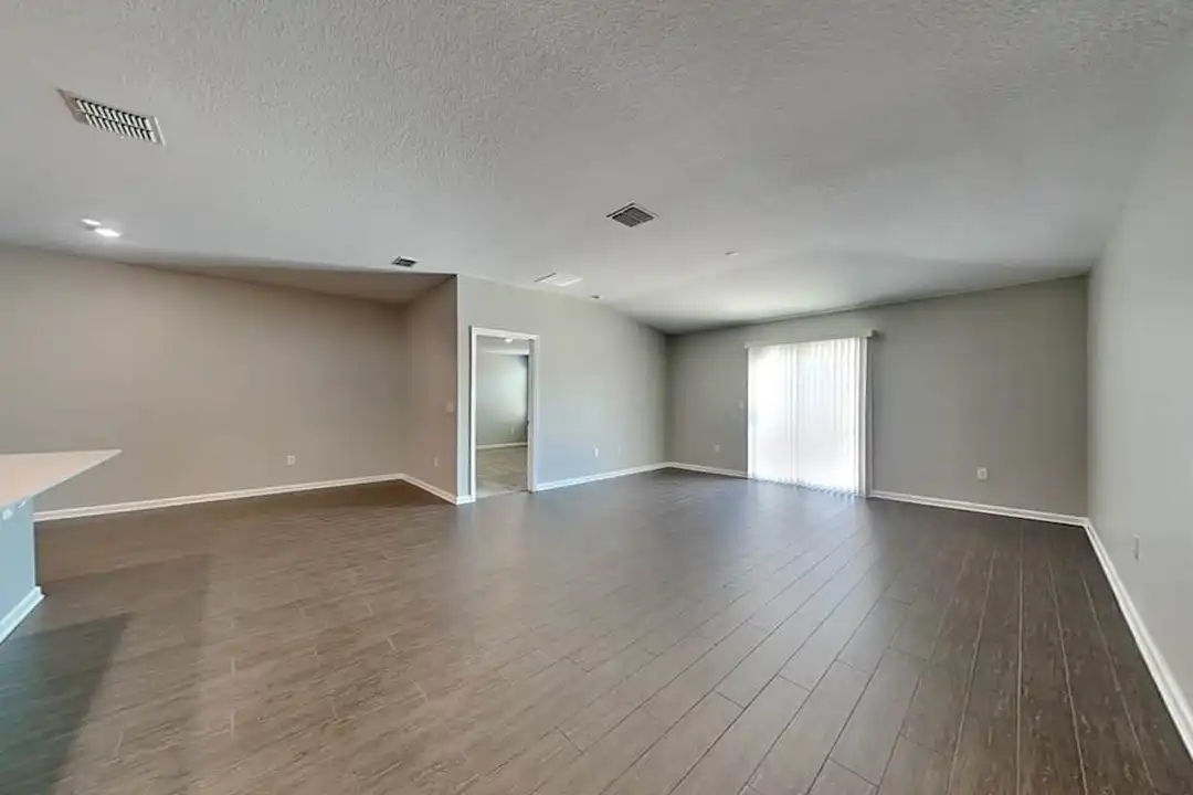 912 Caitlin Loop – photo 1 of 10