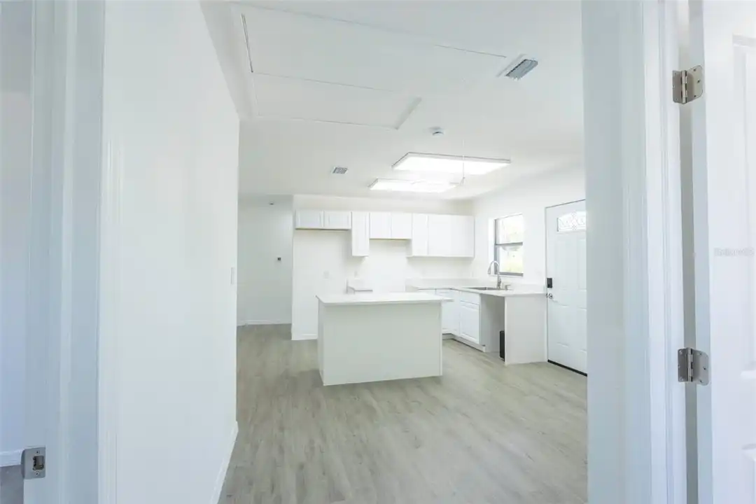 14820 Atlantic Ave - More