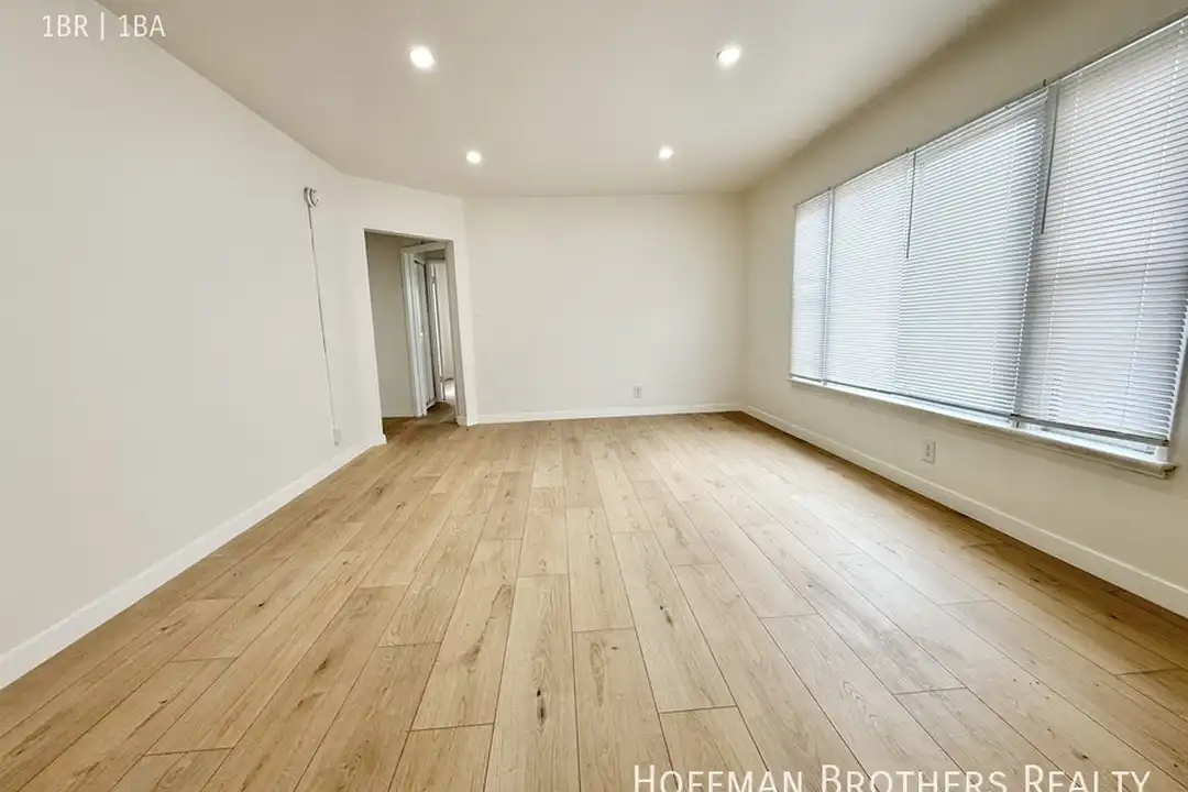 6083 Saturn St - View 4