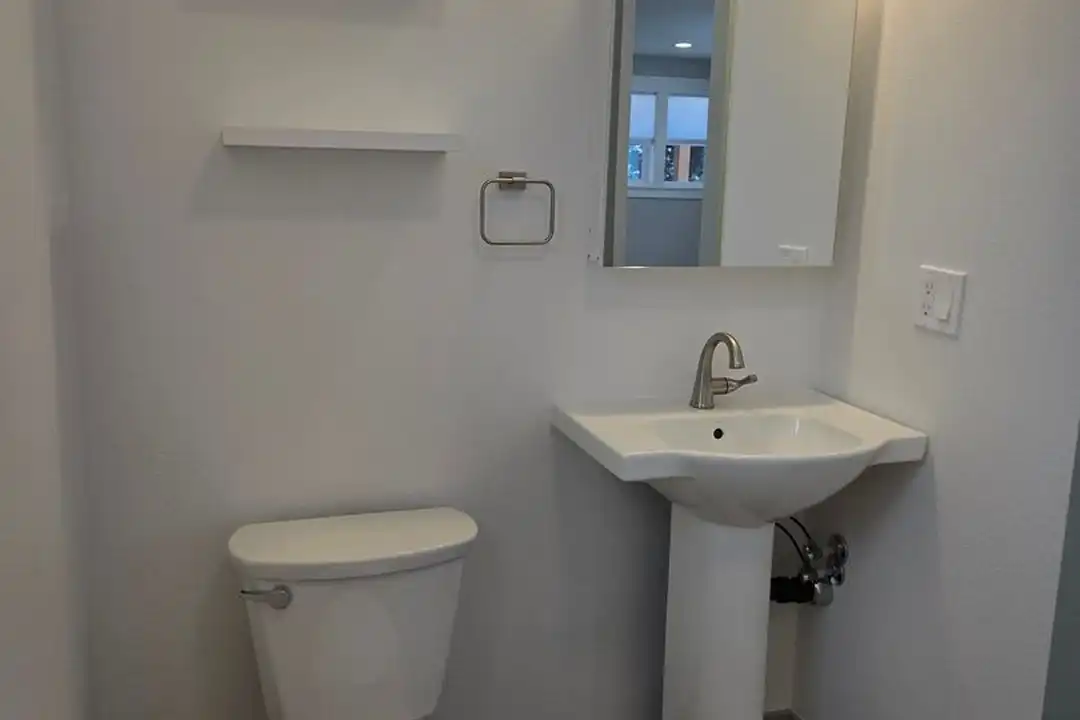 9136 N Portsmouth Ave unit Unit B - View 5