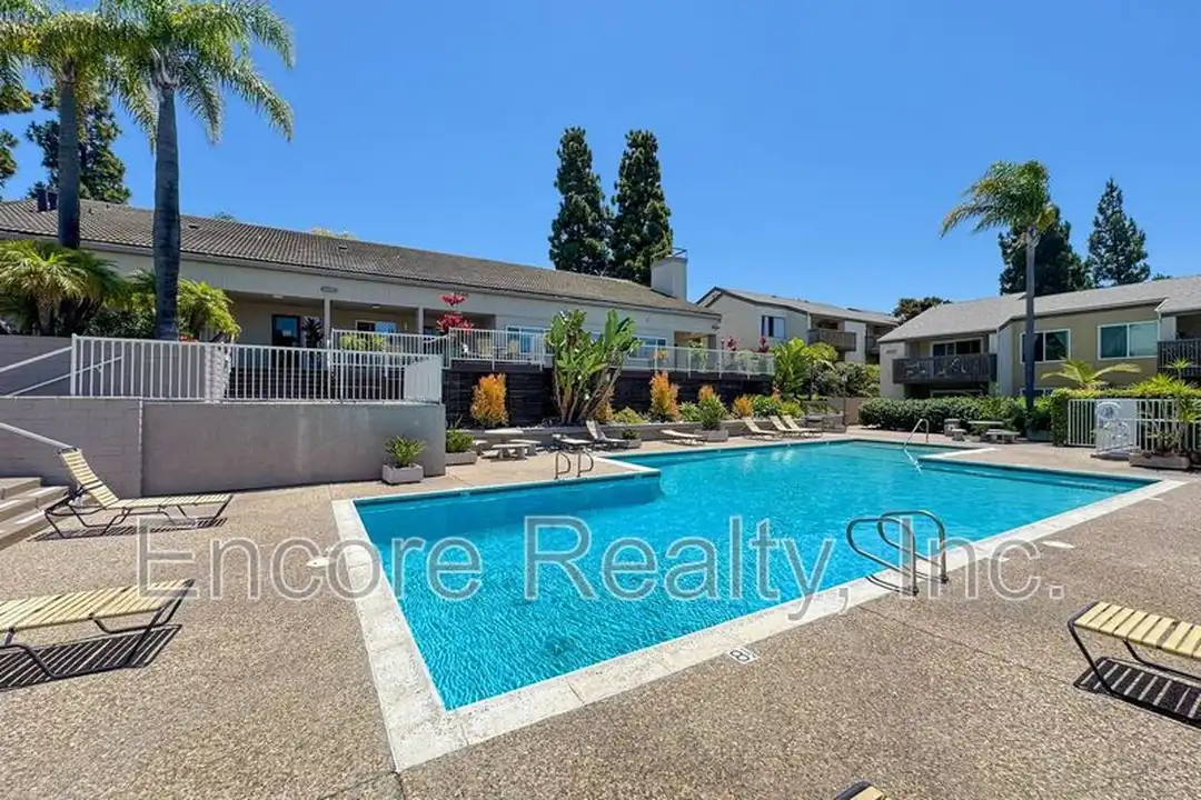 8545 Villa La Jolla Dr unit H – pohled 6