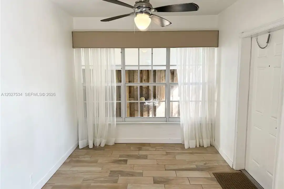 406 SE 11th Ct unit 2 - View 4