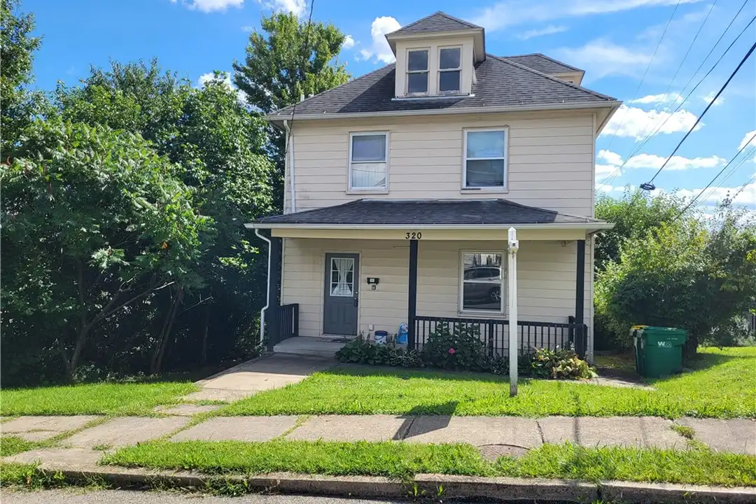 320 Main St – photo 1 of 26