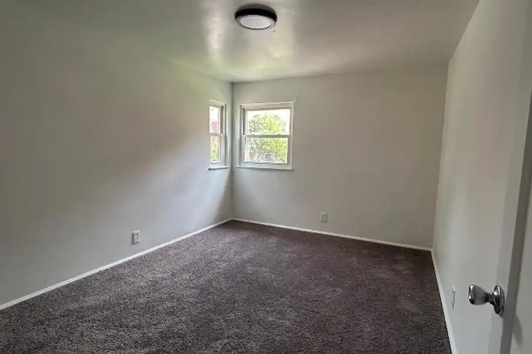 6900 Grand Ave – photo 1