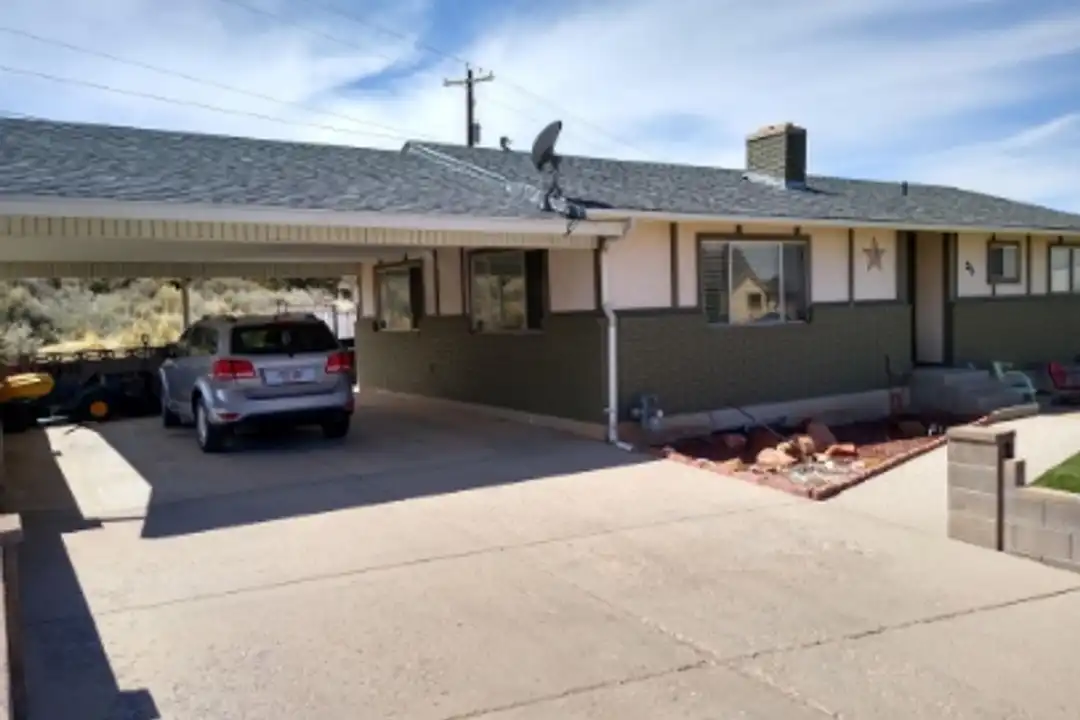 55 College Way - View 2