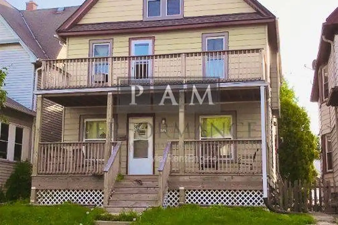 1213 S 72nd St – photo 1